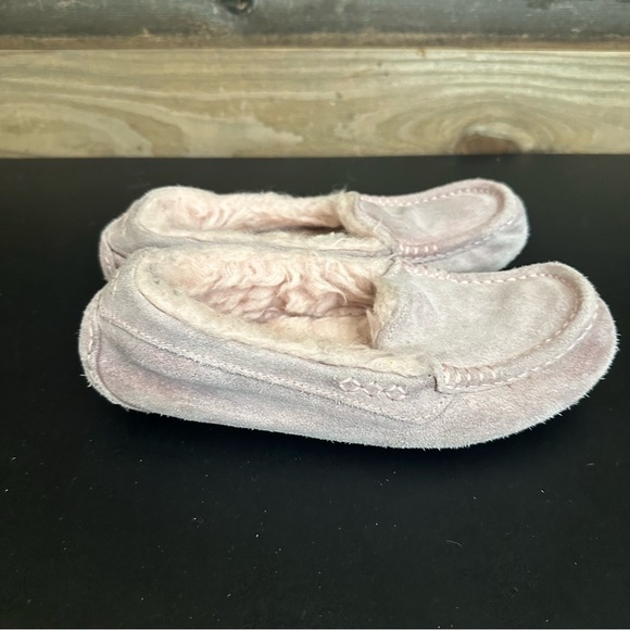 UGG Ansley Women’s Light Pink Suede Sherpa Lined Slipper Pink 7 Mocassins - Picture 4 of 10